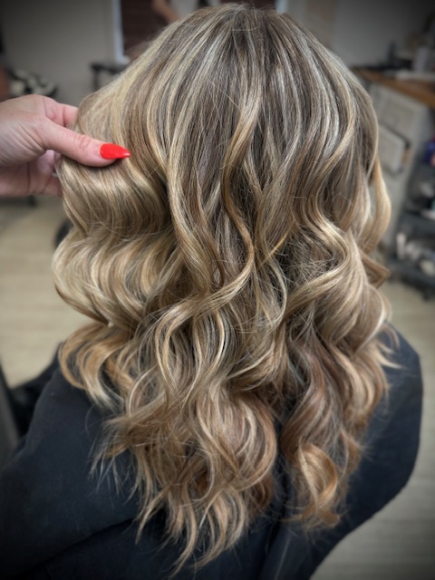 HairWorks Salon & Beauty Bar