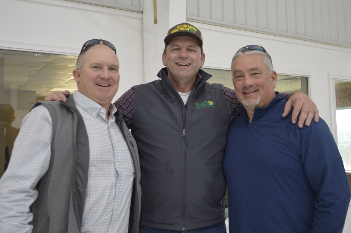 Governor Sanders visits Stuttgart